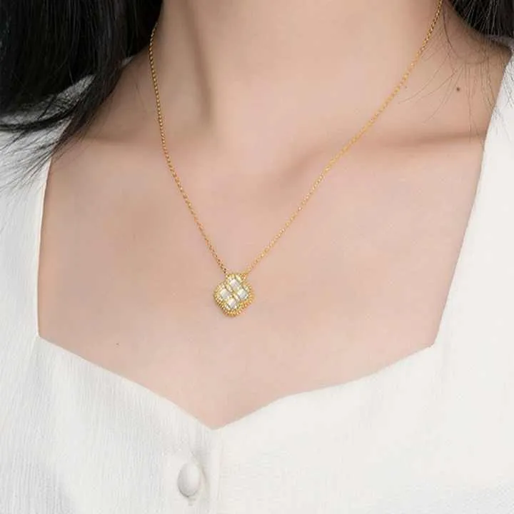 الفضة الإسترلينية 925 على شكل أربع أوراق925 sterling silver four leaf shape