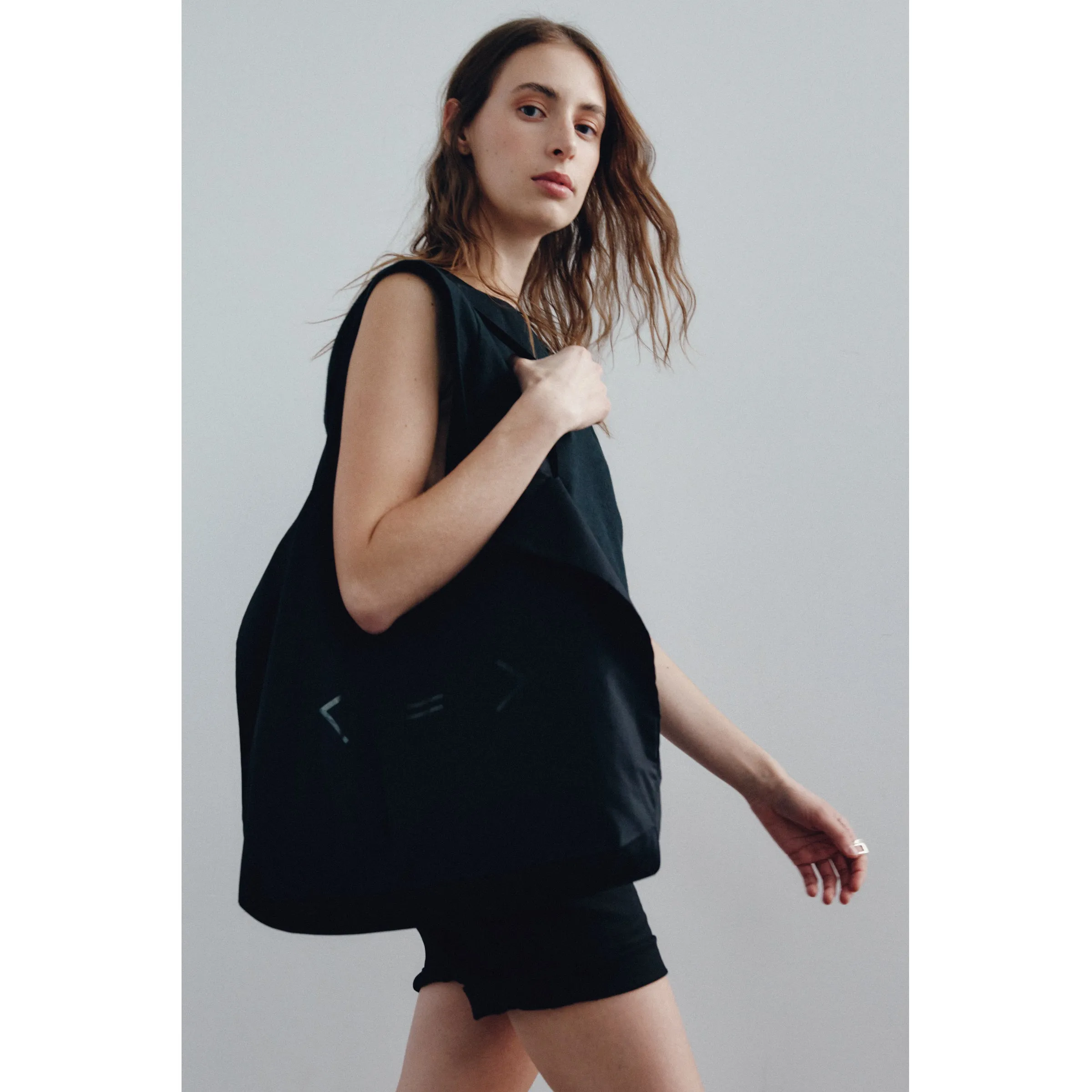 LESS IS MORE - TOTE 