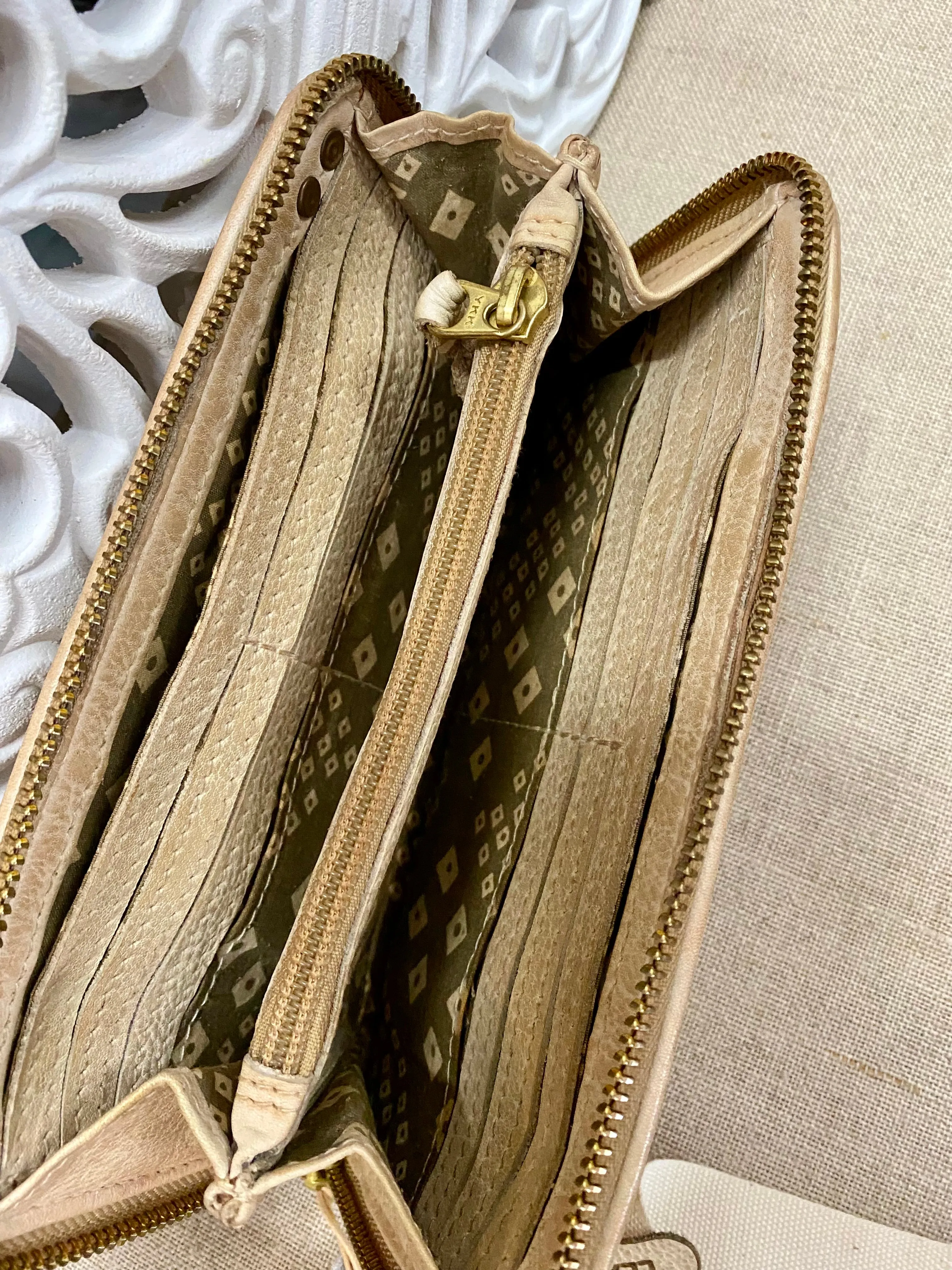 Wallis Zip Round Wallet - Iced Coffee